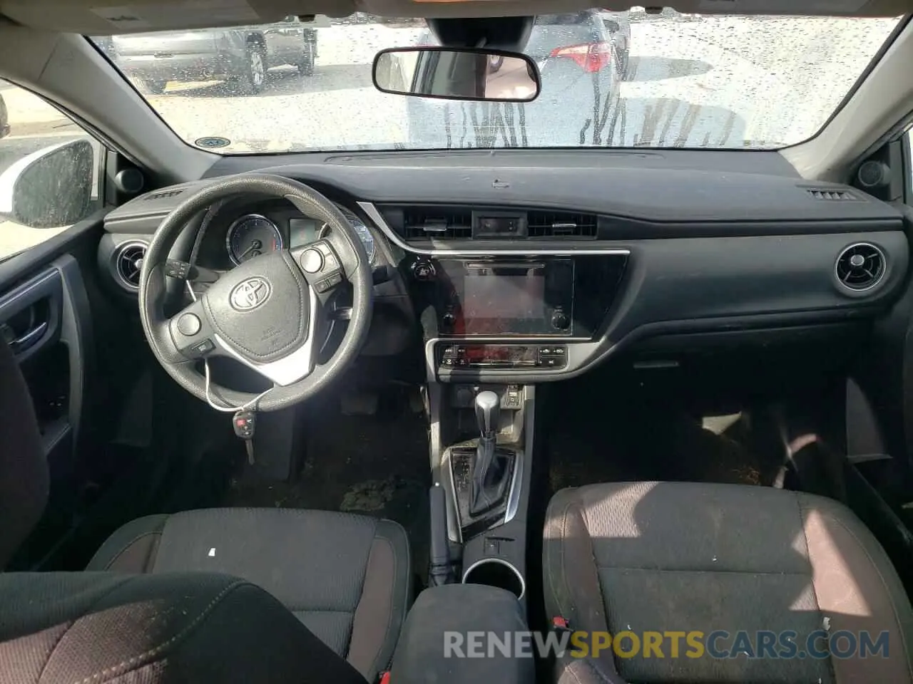 8 fotografías del automóvil dañado 5YFBURHE9KP909381 TOYOTA COROLLA 2019