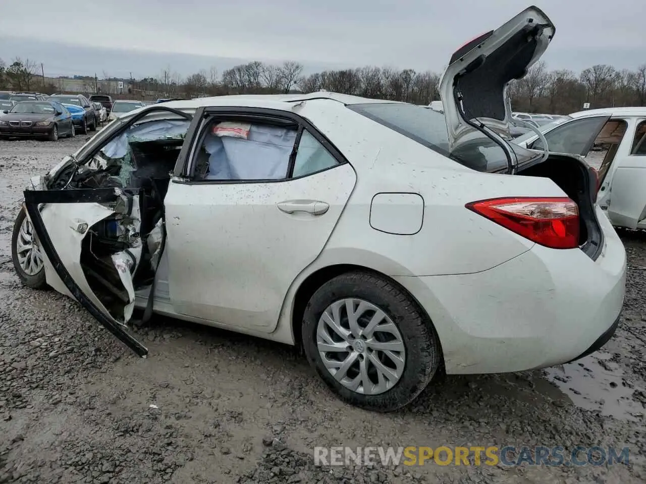 2 fotografías del automóvil dañado 5YFBURHE9KP912488 TOYOTA COROLLA 2019