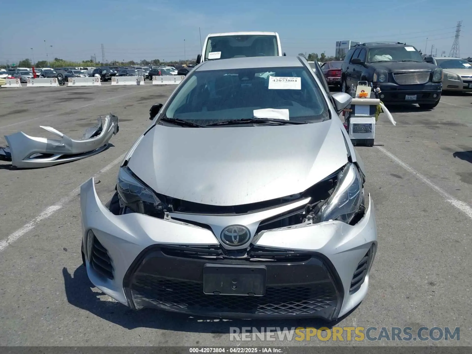 12 fotografías del automóvil dañado 5YFBURHE9KP917996 TOYOTA COROLLA 2019