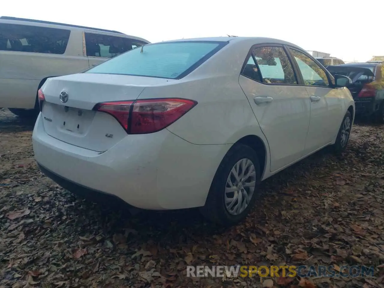 4 fotografías del automóvil dañado 5YFBURHE9KP919411 TOYOTA COROLLA 2019