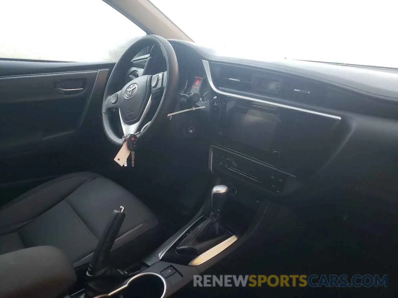 9 fotografías del automóvil dañado 5YFBURHE9KP919411 TOYOTA COROLLA 2019
