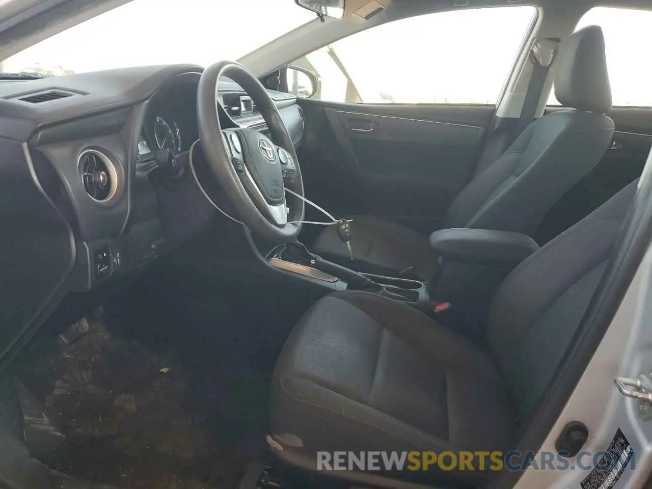 7 fotografías del automóvil dañado 5YFBURHE9KP931722 TOYOTA COROLLA 2019