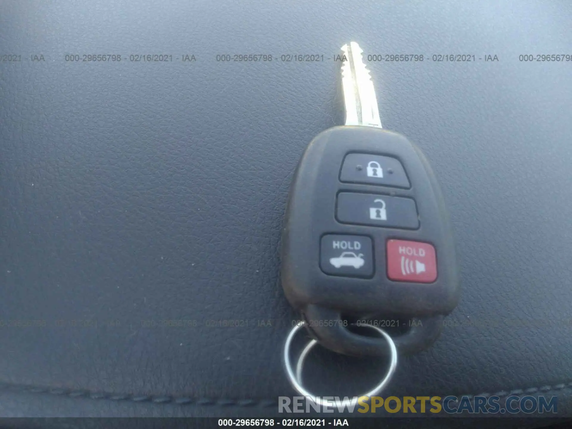 11 fotografías del automóvil dañado 5YFBURHE9KP935561 TOYOTA COROLLA 2019