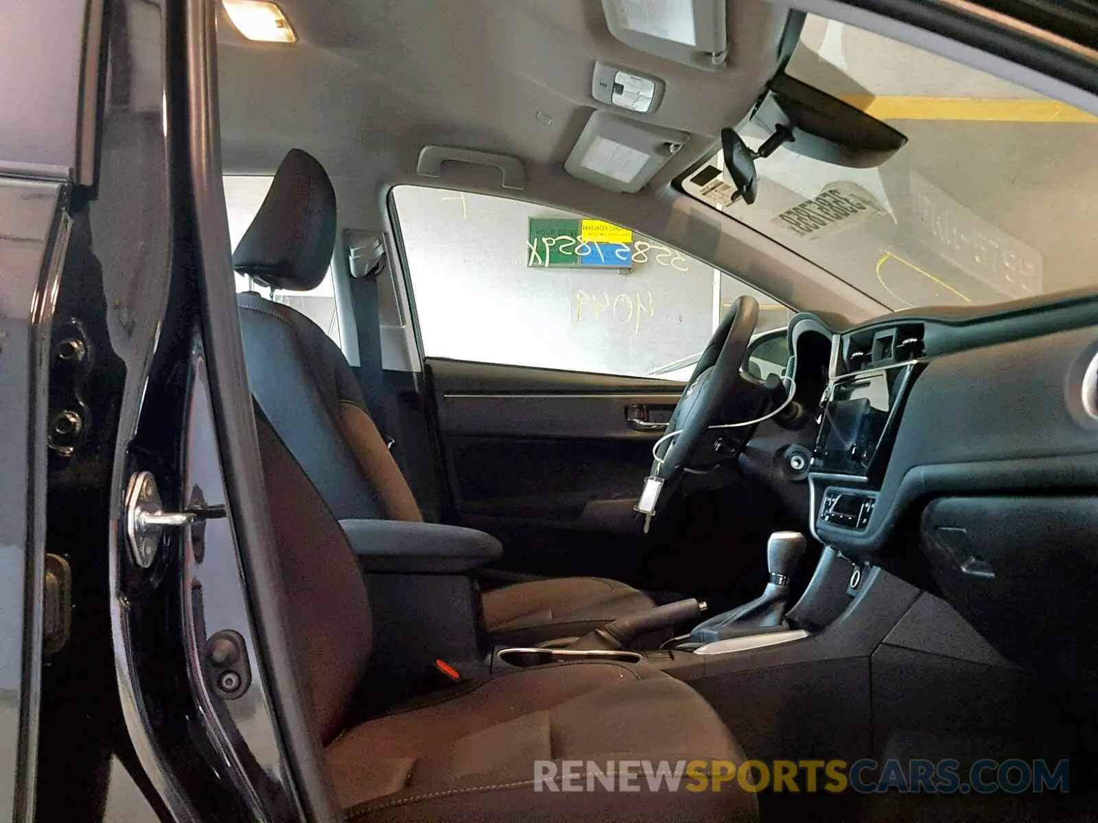 5 fotografías del automóvil dañado 5YFBURHE9KP935690 TOYOTA COROLLA 2019