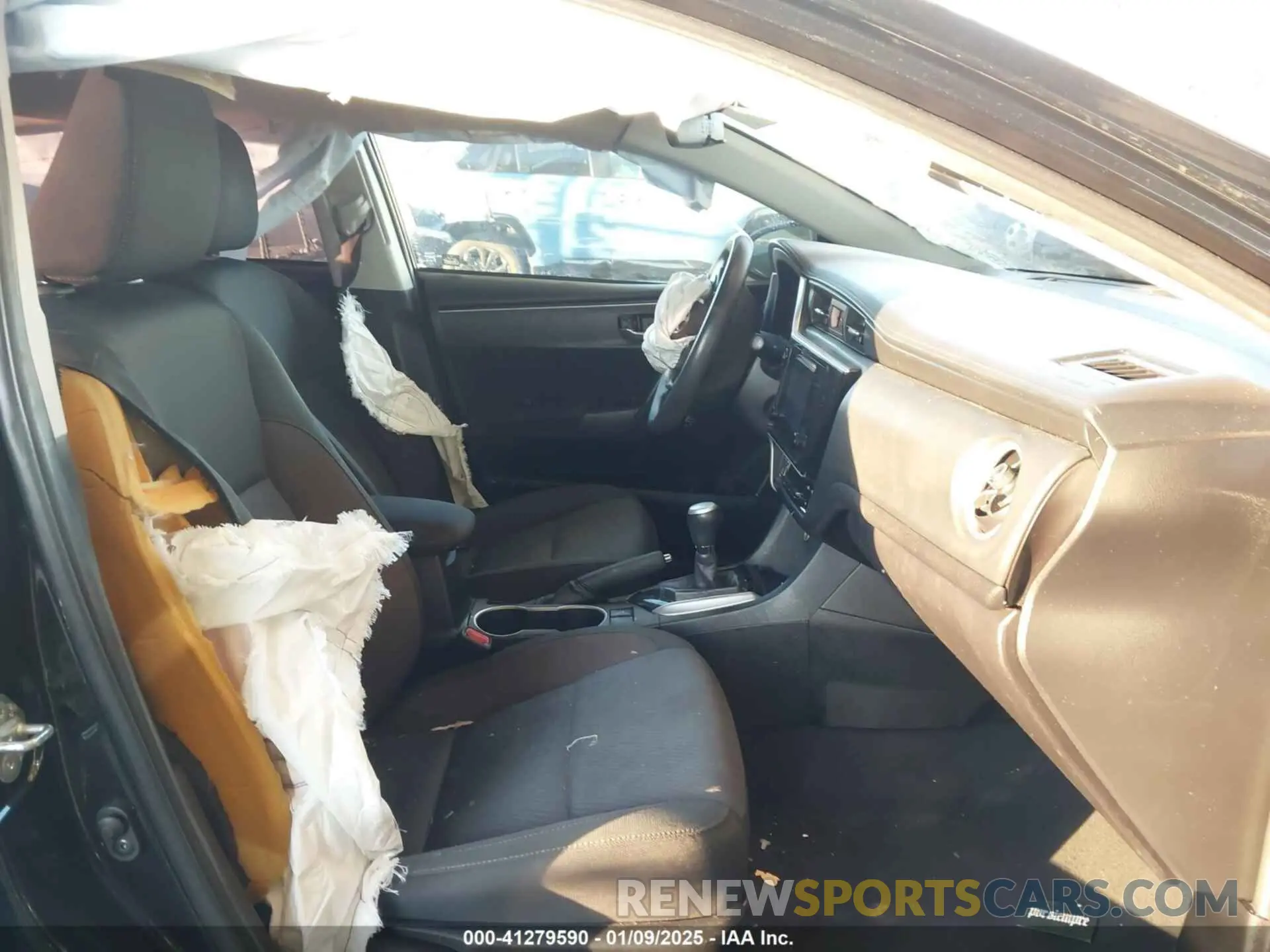 5 fotografías del automóvil dañado 5YFBURHE9KP939125 TOYOTA COROLLA 2019