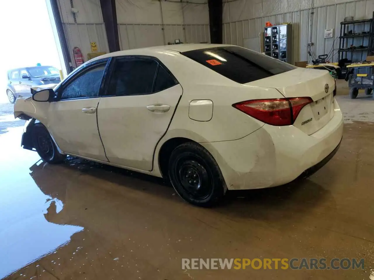 2 fotografías del automóvil dañado 5YFBURHE9KP939190 TOYOTA COROLLA 2019