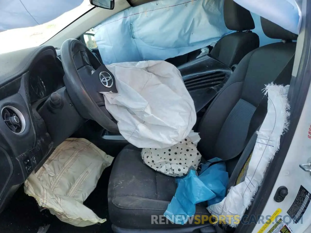 7 fotografías del automóvil dañado 5YFBURHE9KP939190 TOYOTA COROLLA 2019