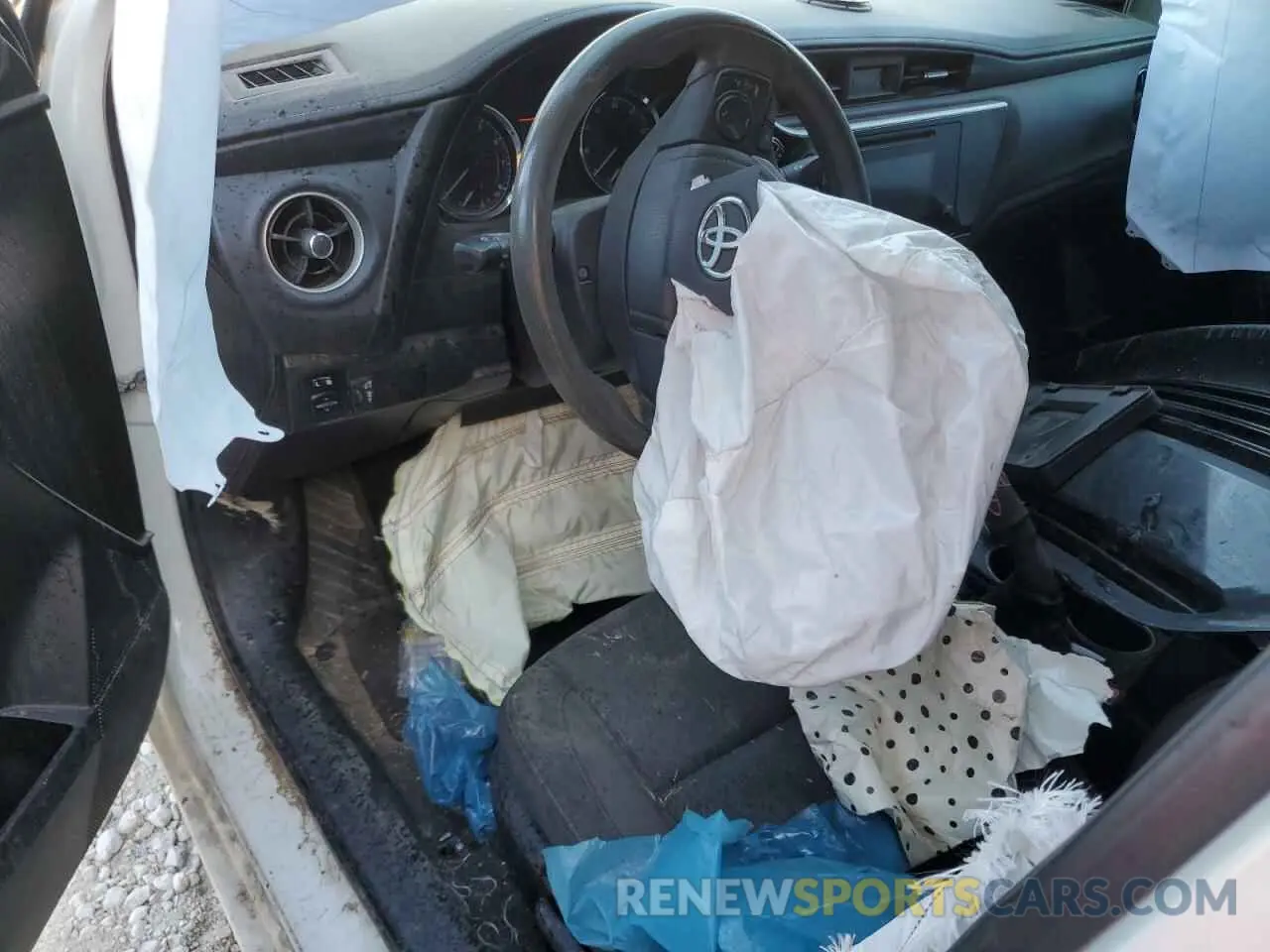 8 fotografías del automóvil dañado 5YFBURHE9KP939190 TOYOTA COROLLA 2019