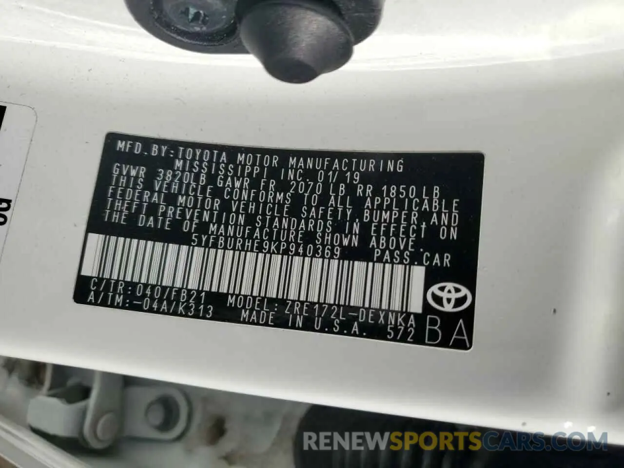 10 fotografías del automóvil dañado 5YFBURHE9KP940369 TOYOTA COROLLA 2019