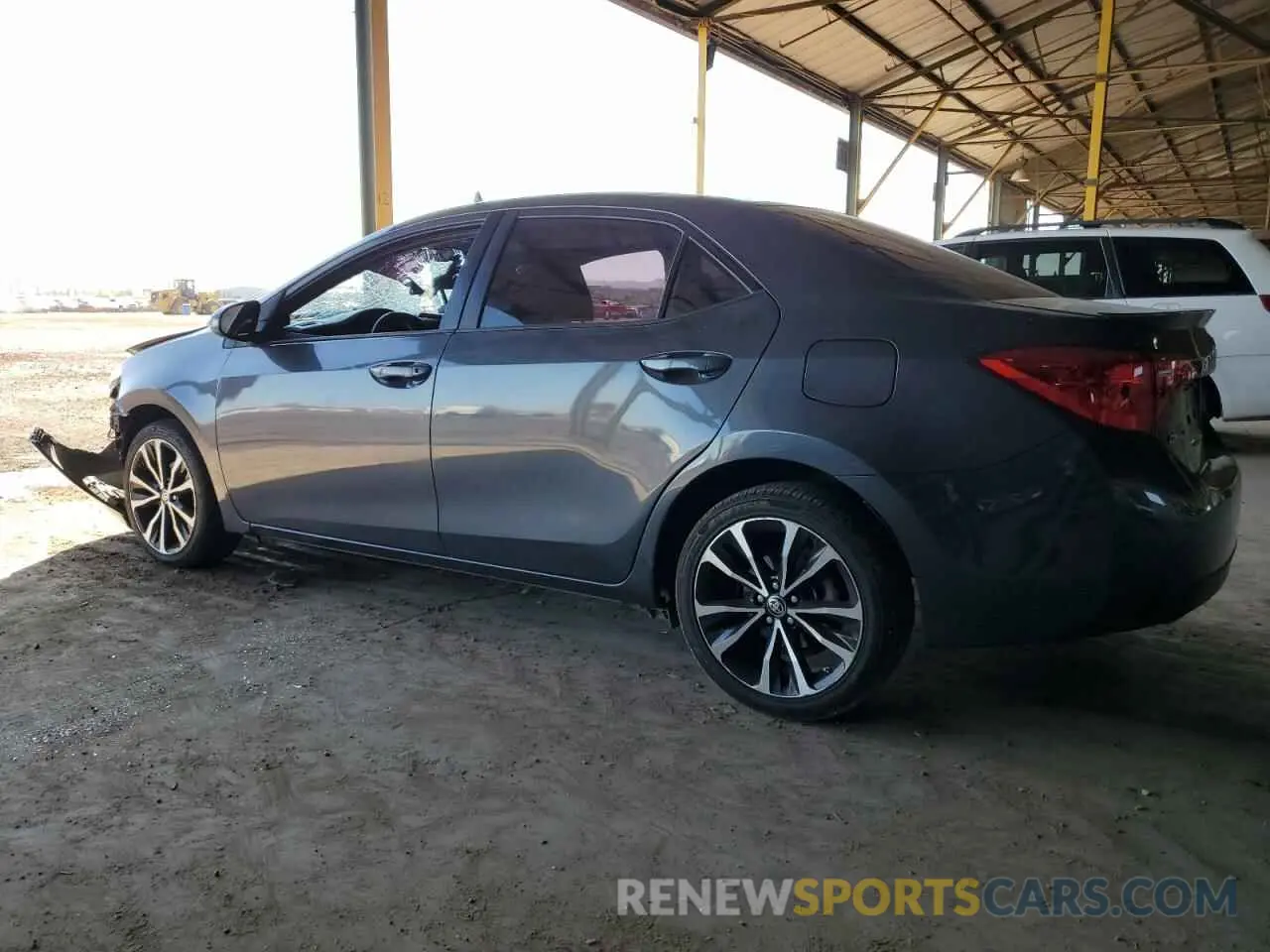 2 fotografías del automóvil dañado 5YFBURHE9KP941618 TOYOTA COROLLA 2019
