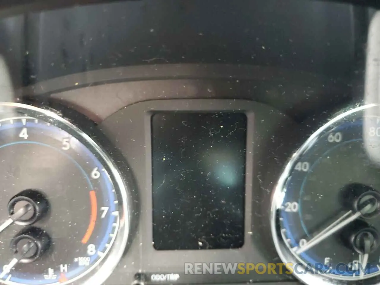 8 fotografías del automóvil dañado 5YFBURHE9KP941831 TOYOTA COROLLA 2019