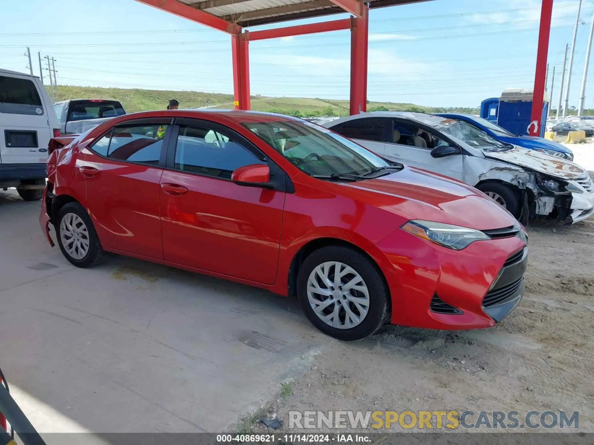 14 fotografías del automóvil dañado 5YFBURHEXKP859512 TOYOTA COROLLA 2019