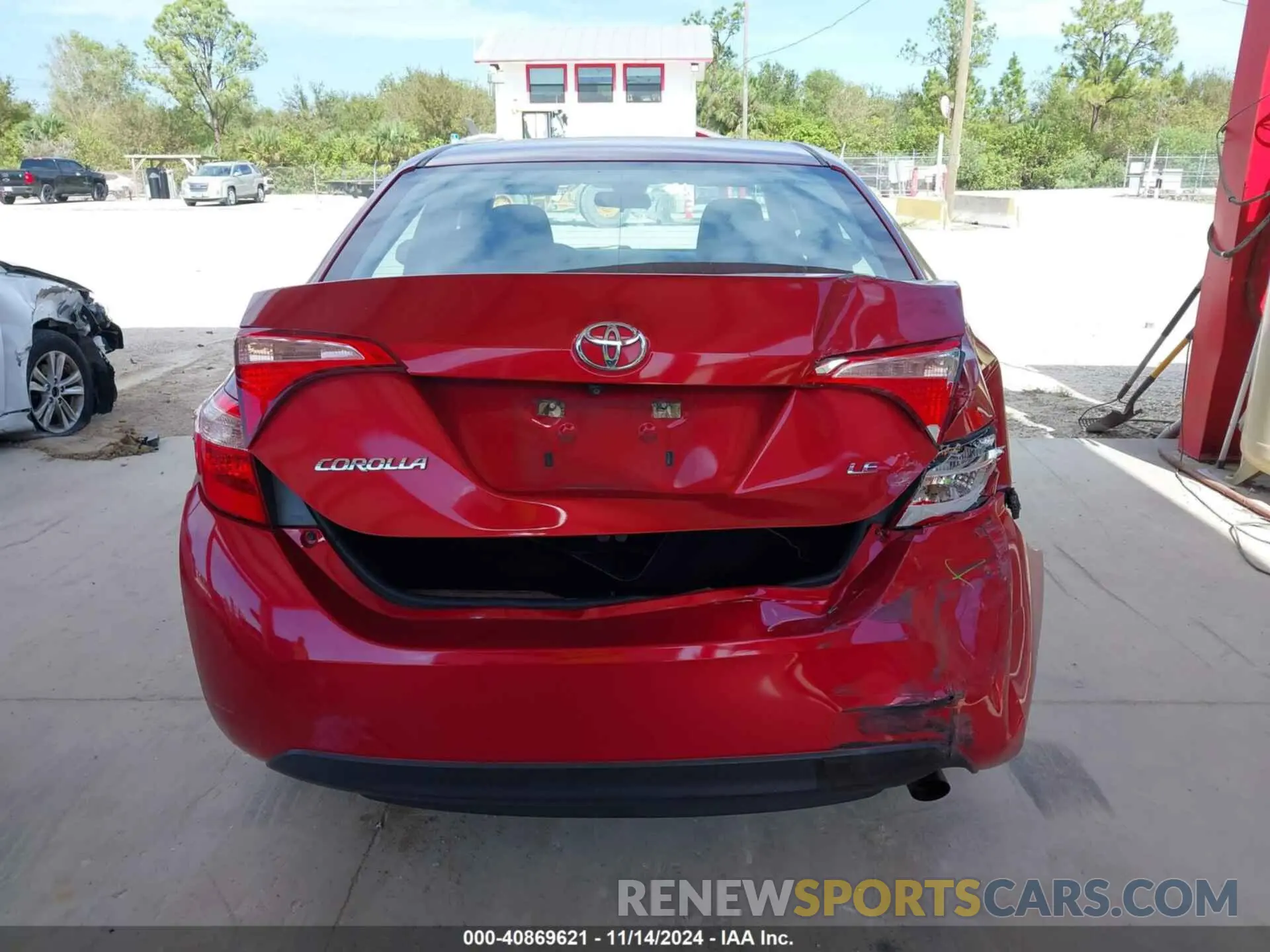 17 fotografías del automóvil dañado 5YFBURHEXKP859512 TOYOTA COROLLA 2019