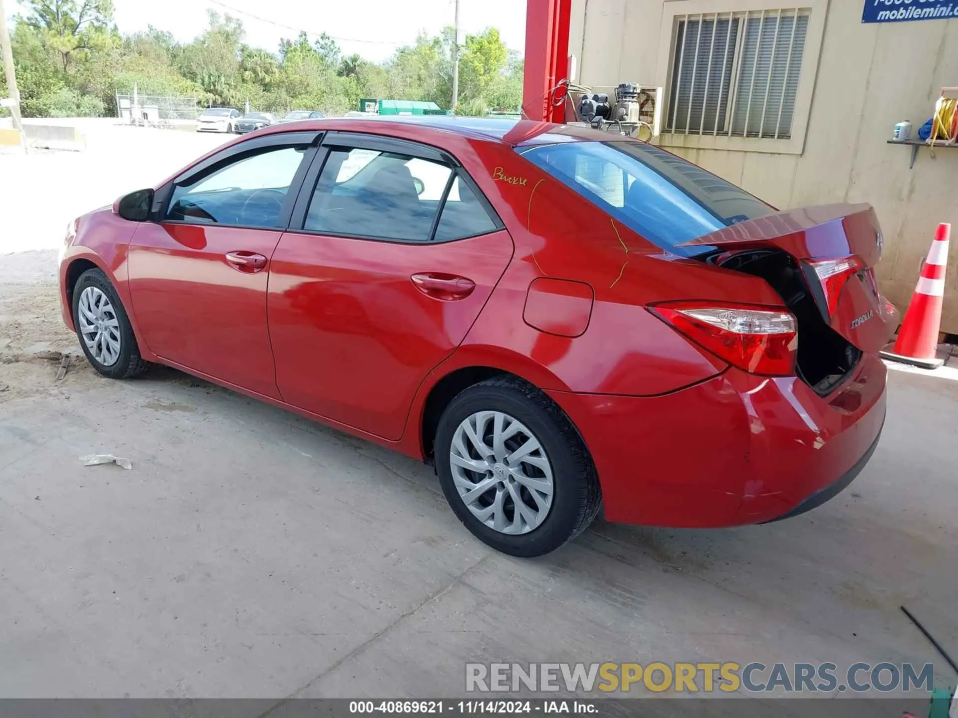 3 fotografías del automóvil dañado 5YFBURHEXKP859512 TOYOTA COROLLA 2019
