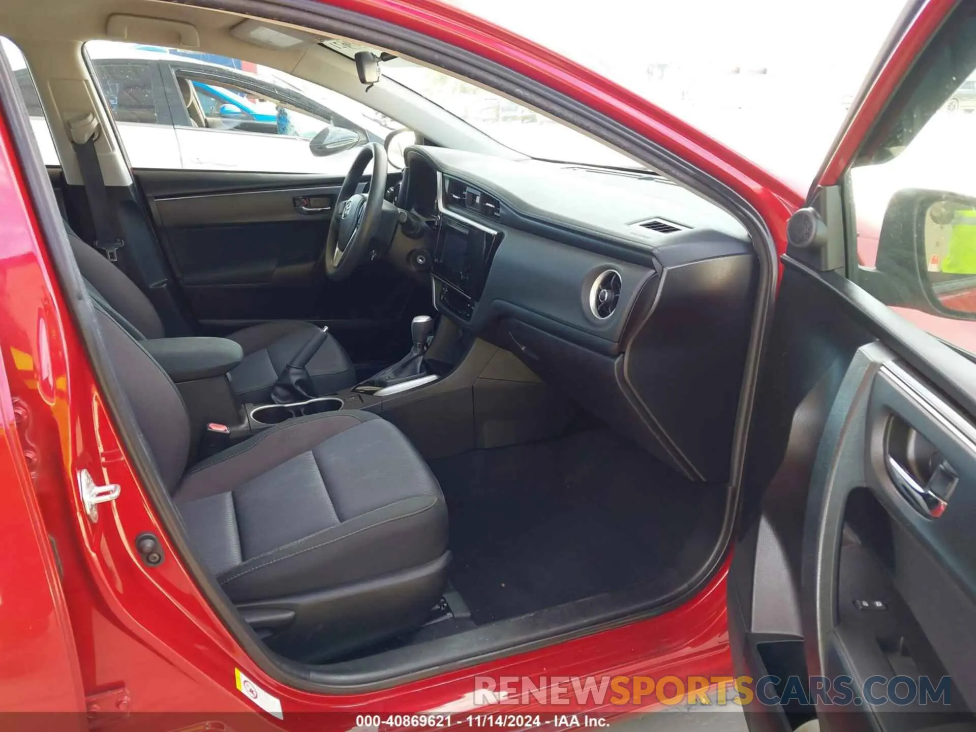 5 fotografías del automóvil dañado 5YFBURHEXKP859512 TOYOTA COROLLA 2019