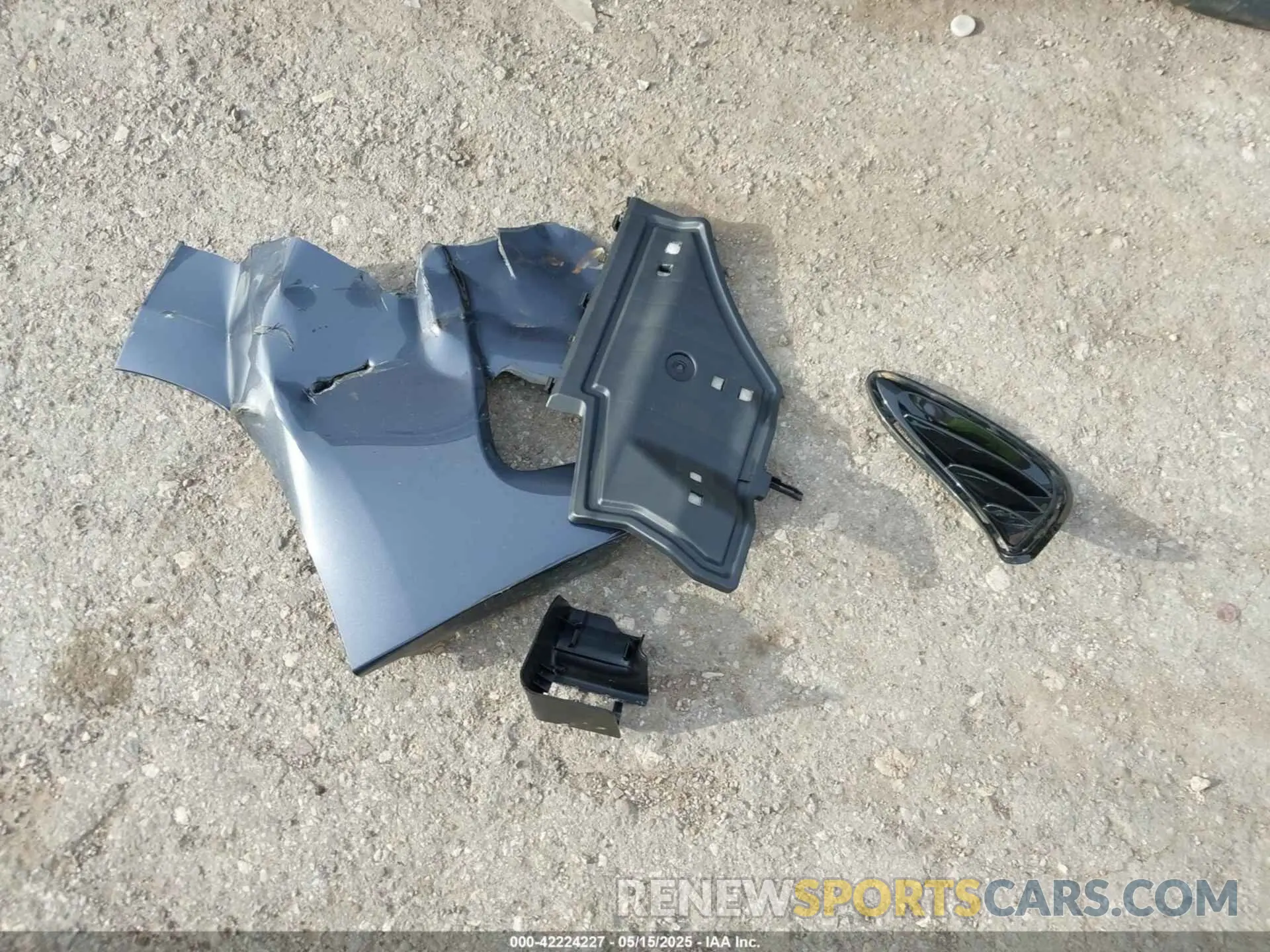 12 fotografías del automóvil dañado 5YFBURHEXKP863852 TOYOTA COROLLA 2019