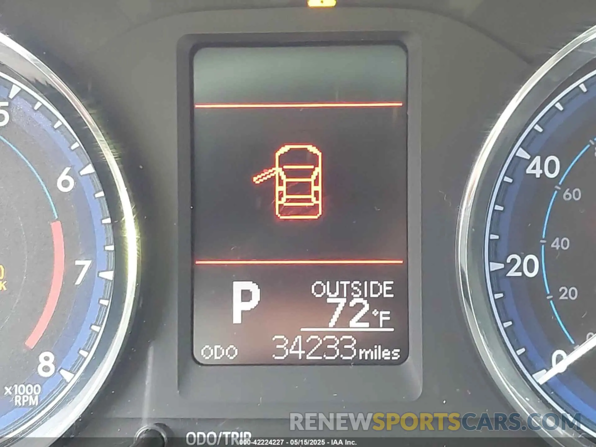 16 fotografías del automóvil dañado 5YFBURHEXKP863852 TOYOTA COROLLA 2019