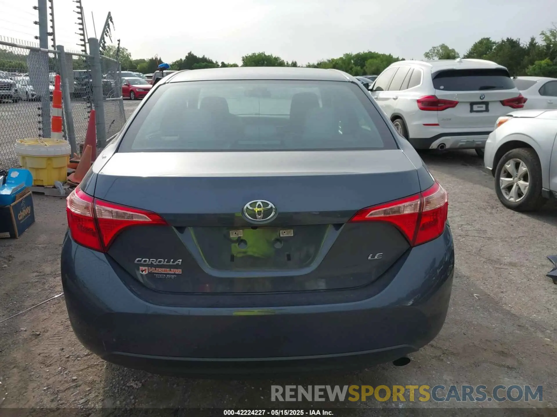 17 fotografías del automóvil dañado 5YFBURHEXKP863852 TOYOTA COROLLA 2019