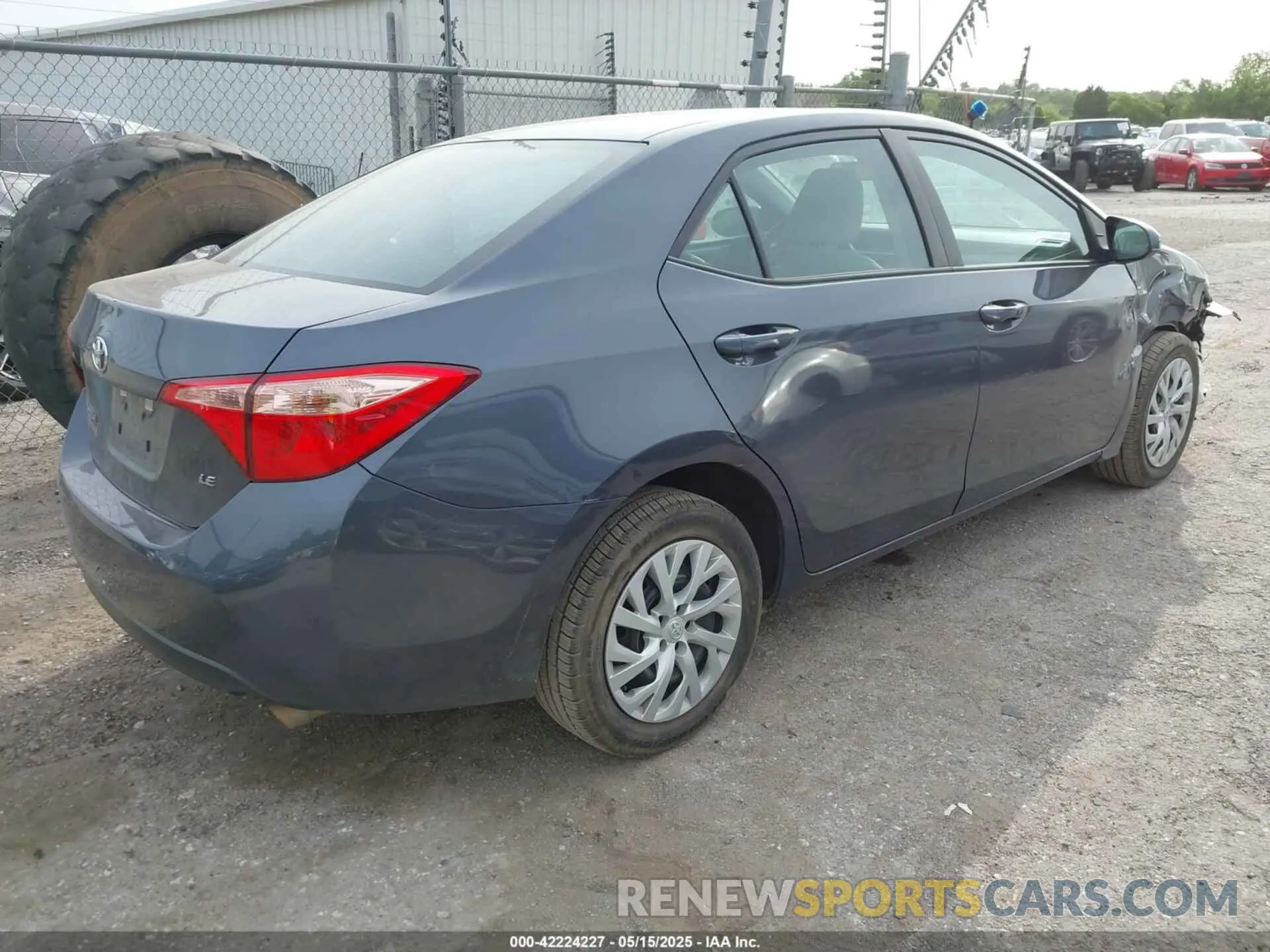 4 fotografías del automóvil dañado 5YFBURHEXKP863852 TOYOTA COROLLA 2019