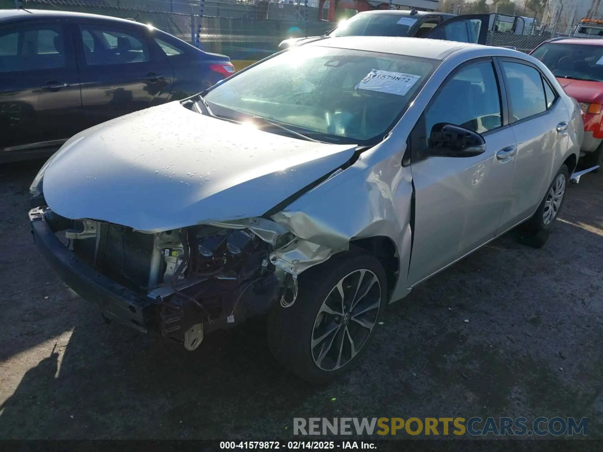 2 fotografías del automóvil dañado 5YFBURHEXKP864807 TOYOTA COROLLA 2019