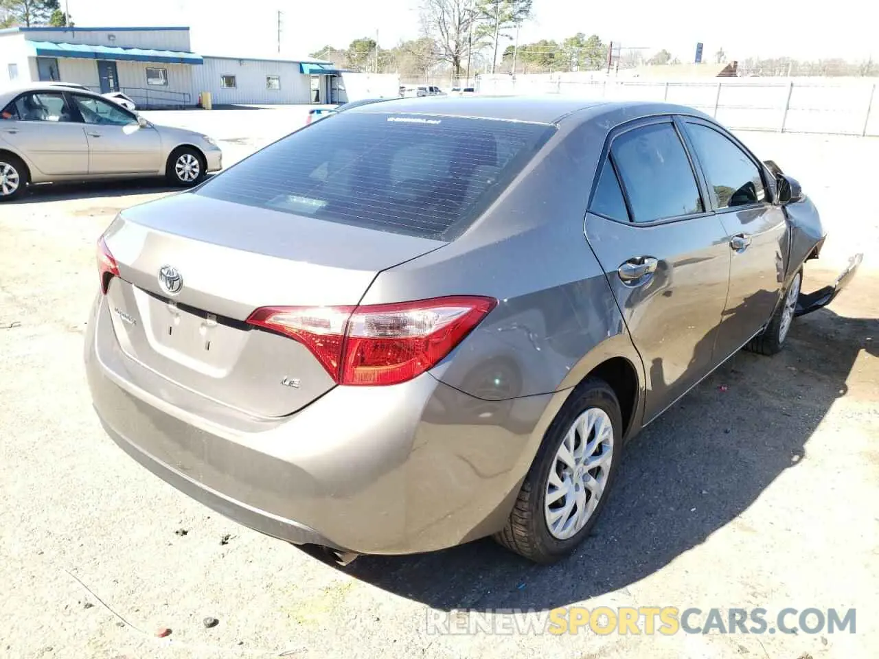 4 fotografías del automóvil dañado 5YFBURHEXKP876911 TOYOTA COROLLA 2019