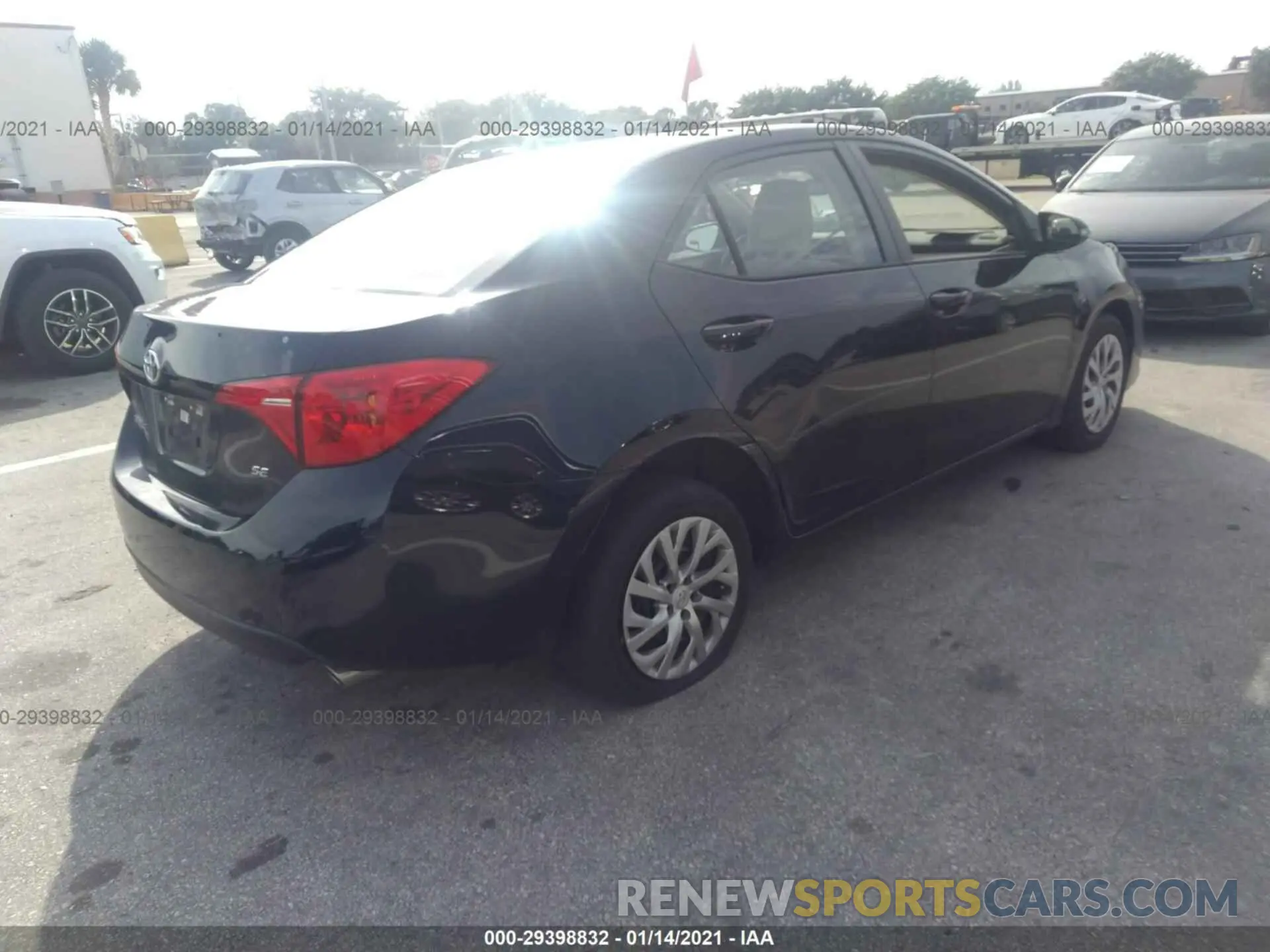 4 fotografías del automóvil dañado 5YFBURHEXKP877394 TOYOTA COROLLA 2019