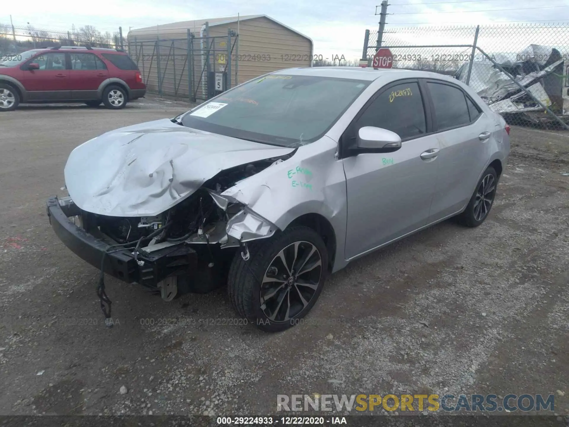 2 fotografías del automóvil dañado 5YFBURHEXKP882627 TOYOTA COROLLA 2019