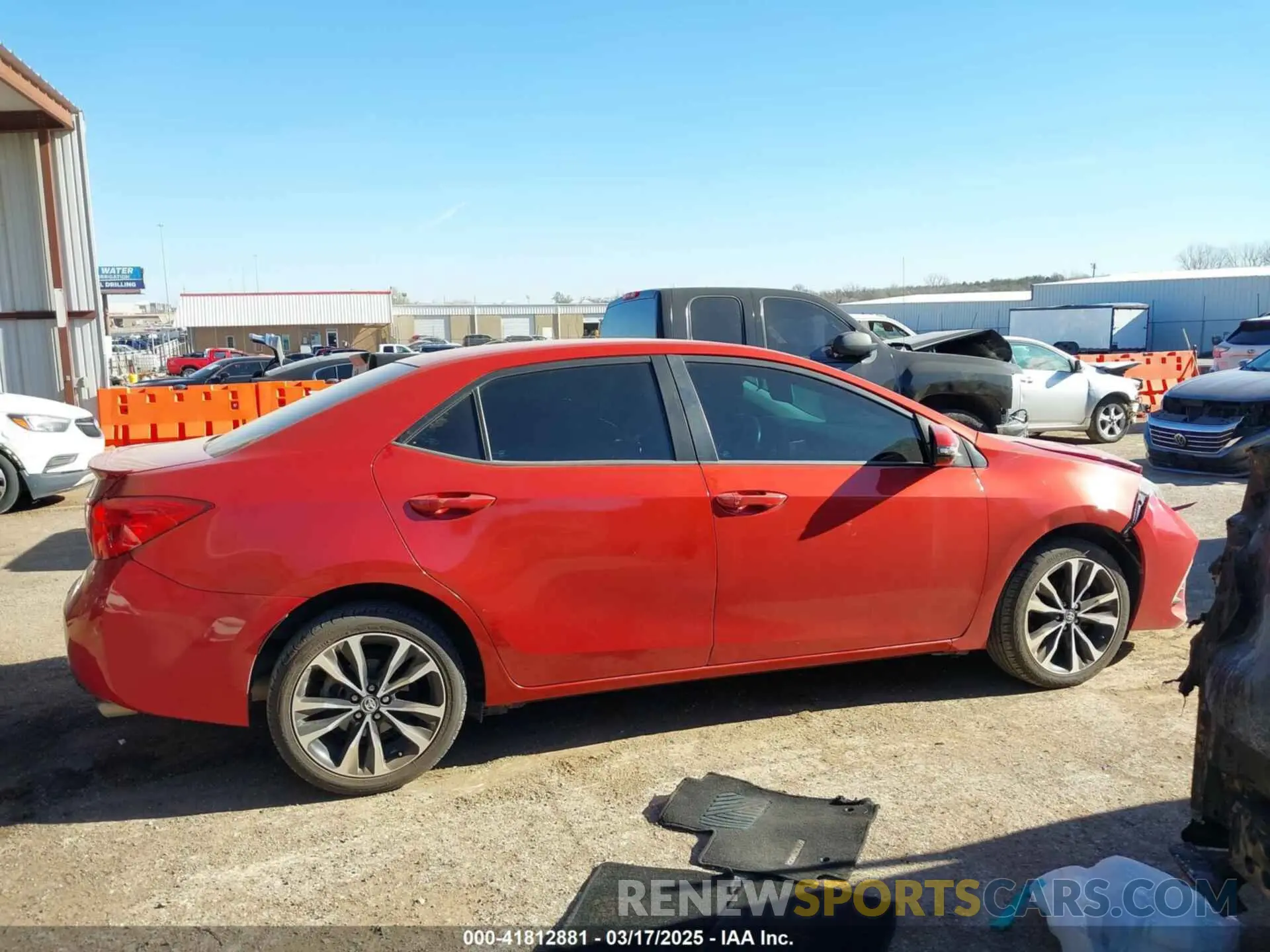 13 fotografías del automóvil dañado 5YFBURHEXKP884653 TOYOTA COROLLA 2019