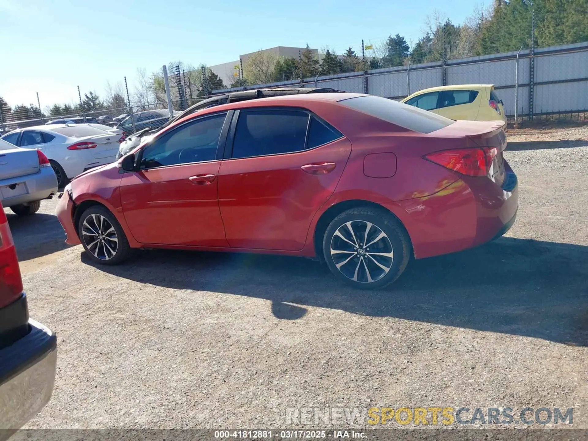 14 fotografías del automóvil dañado 5YFBURHEXKP884653 TOYOTA COROLLA 2019