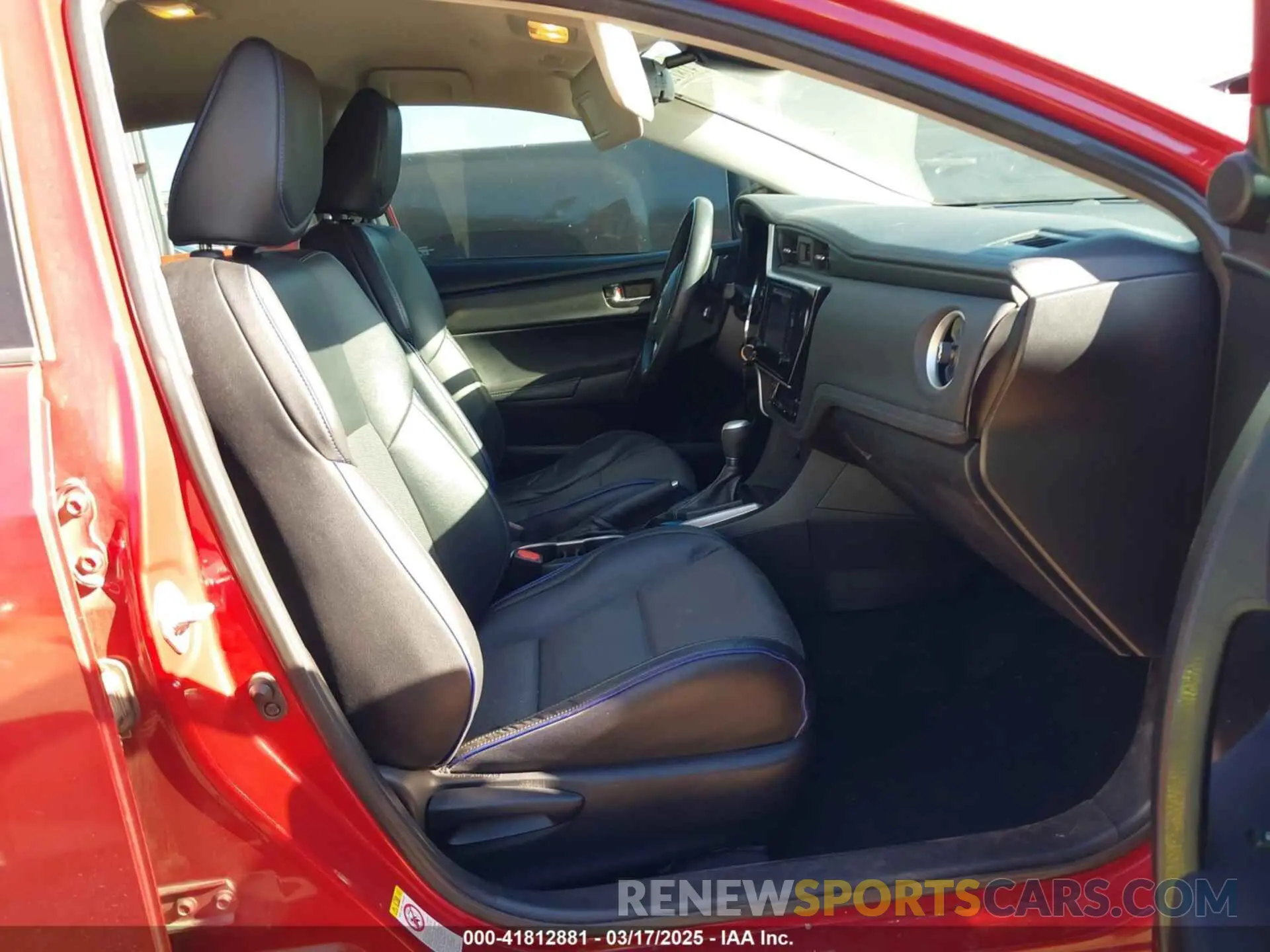 5 fotografías del automóvil dañado 5YFBURHEXKP884653 TOYOTA COROLLA 2019
