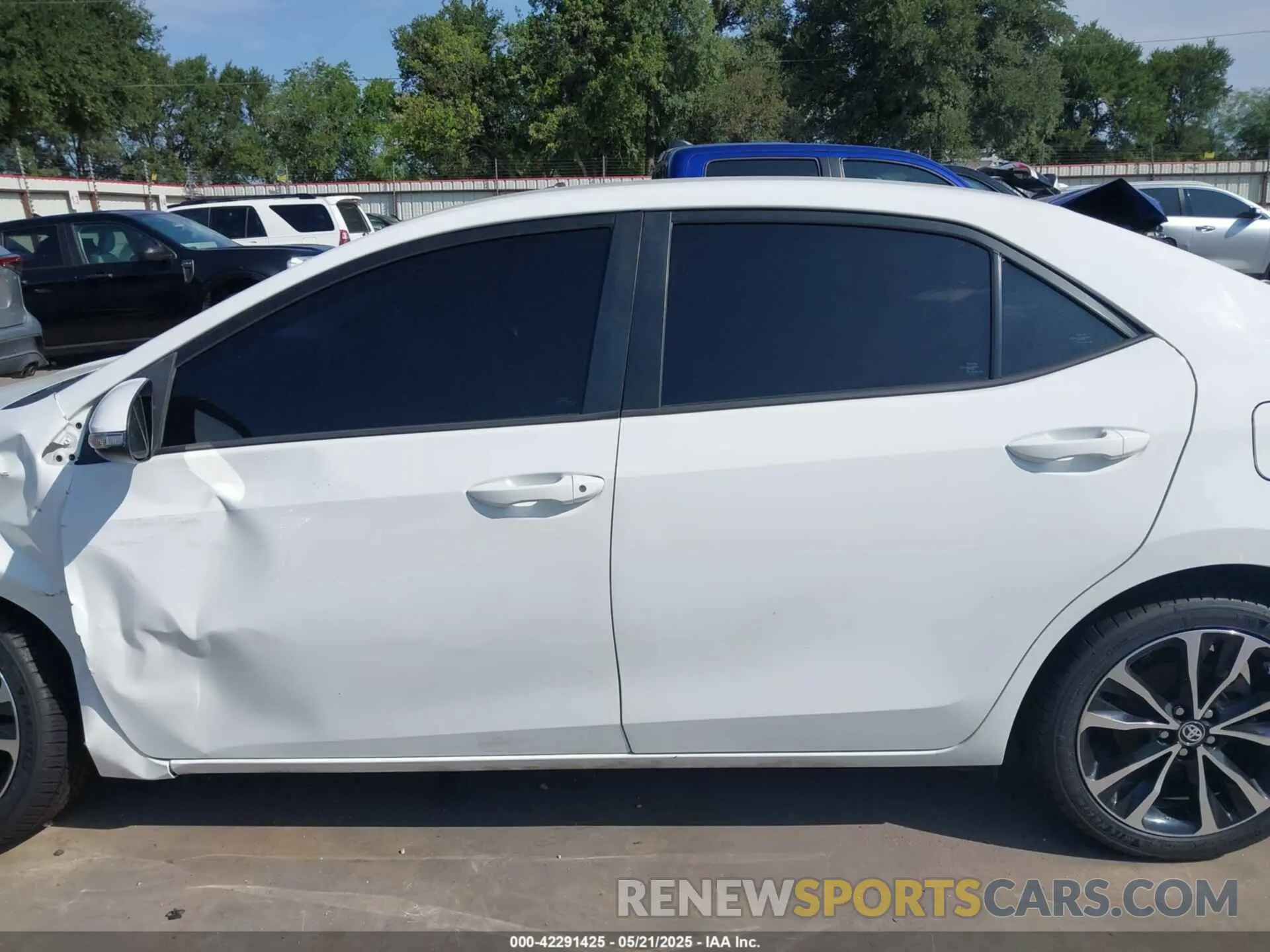 15 fotografías del automóvil dañado 5YFBURHEXKP885270 TOYOTA COROLLA 2019