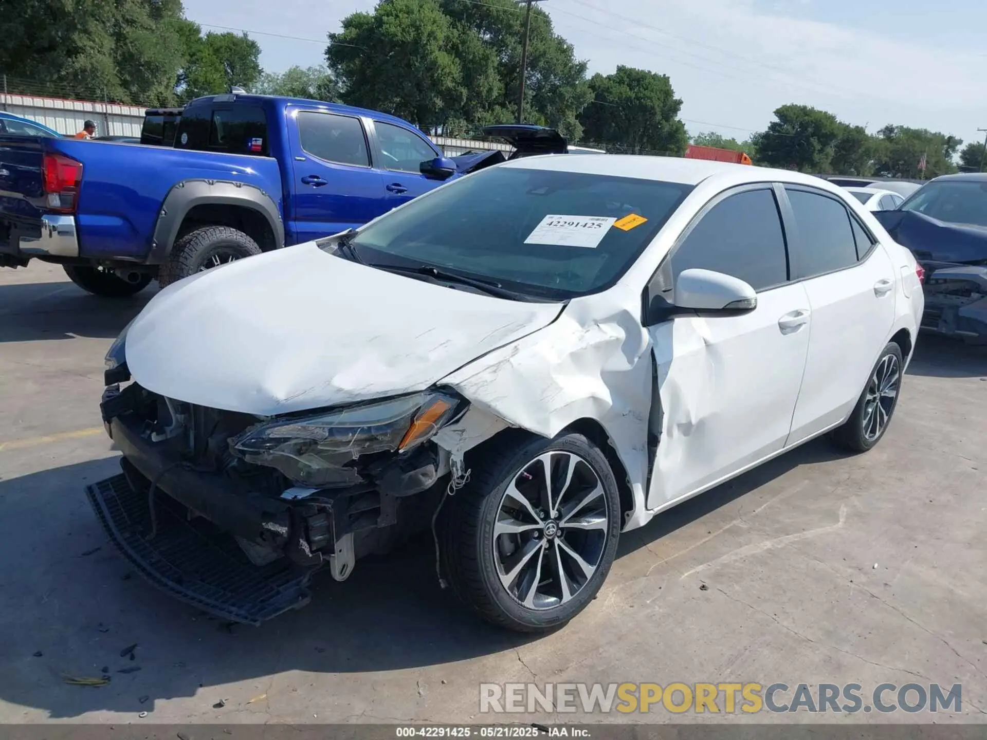 2 fotografías del automóvil dañado 5YFBURHEXKP885270 TOYOTA COROLLA 2019