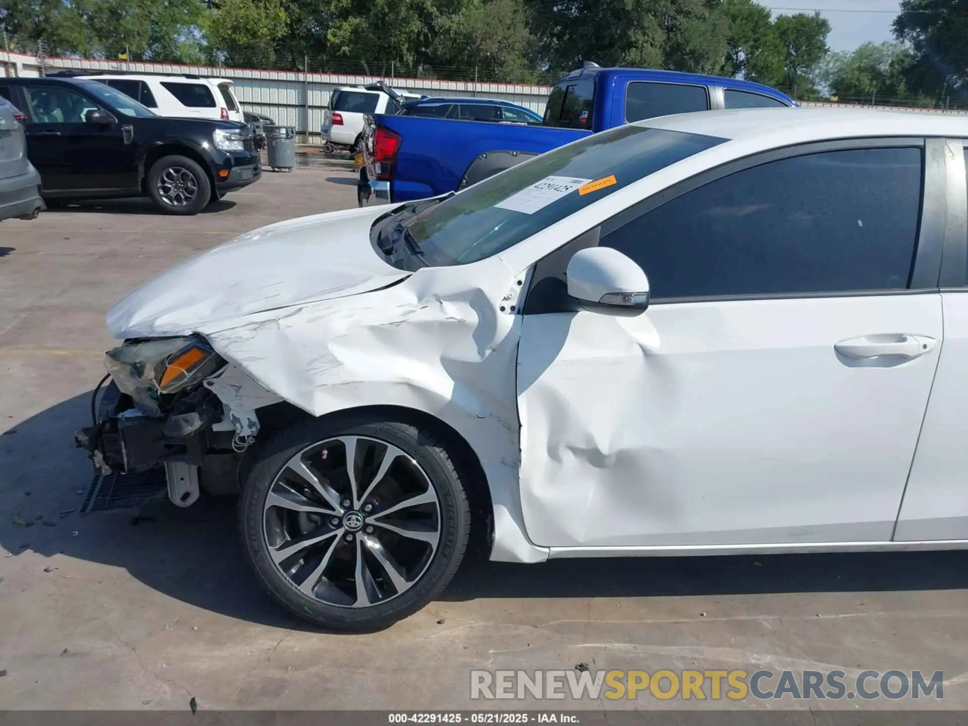 6 fotografías del automóvil dañado 5YFBURHEXKP885270 TOYOTA COROLLA 2019