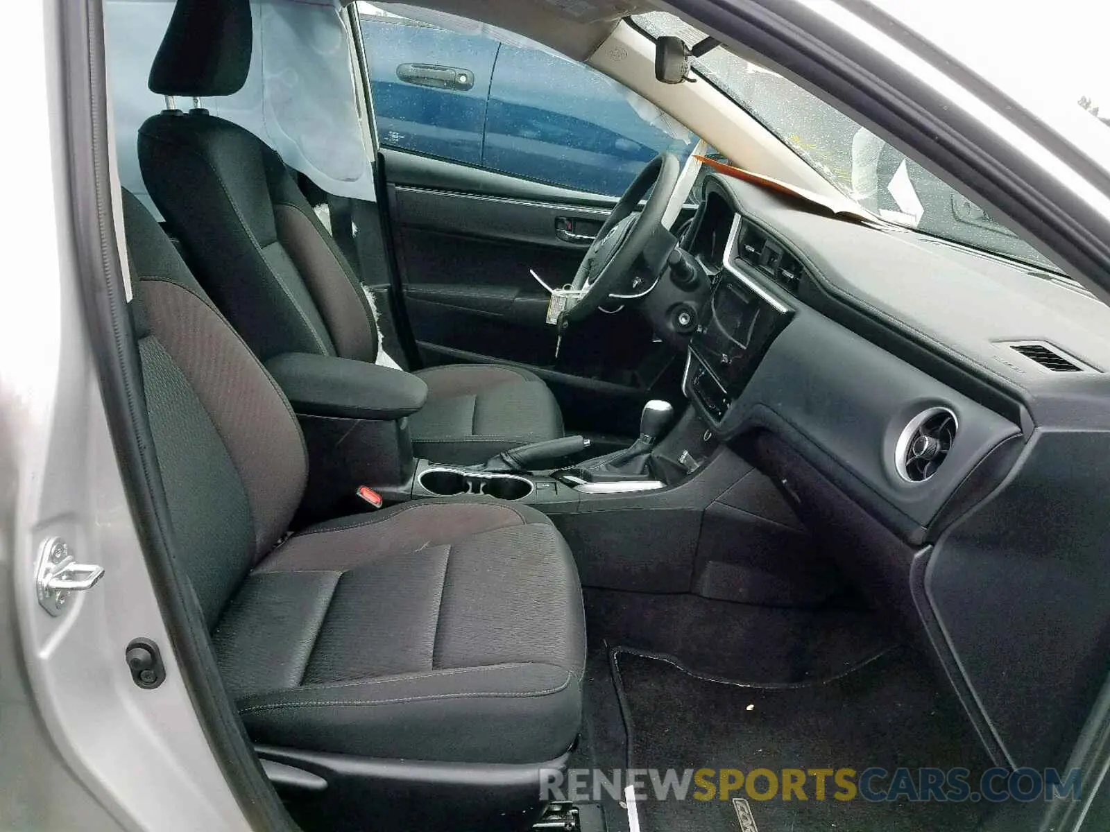 5 fotografías del automóvil dañado 5YFBURHEXKP886998 TOYOTA COROLLA 2019