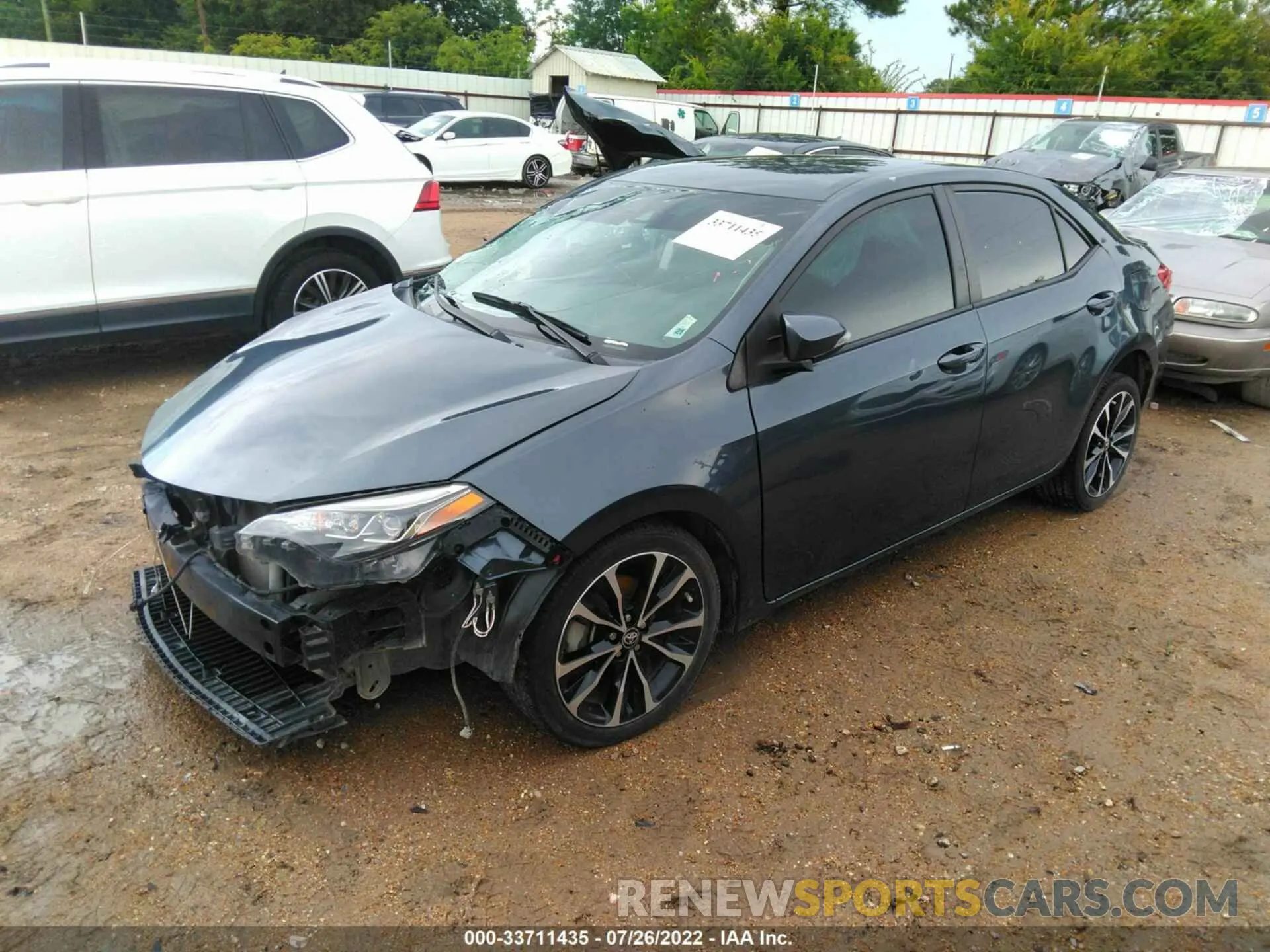 2 fotografías del automóvil dañado 5YFBURHEXKP887262 TOYOTA COROLLA 2019