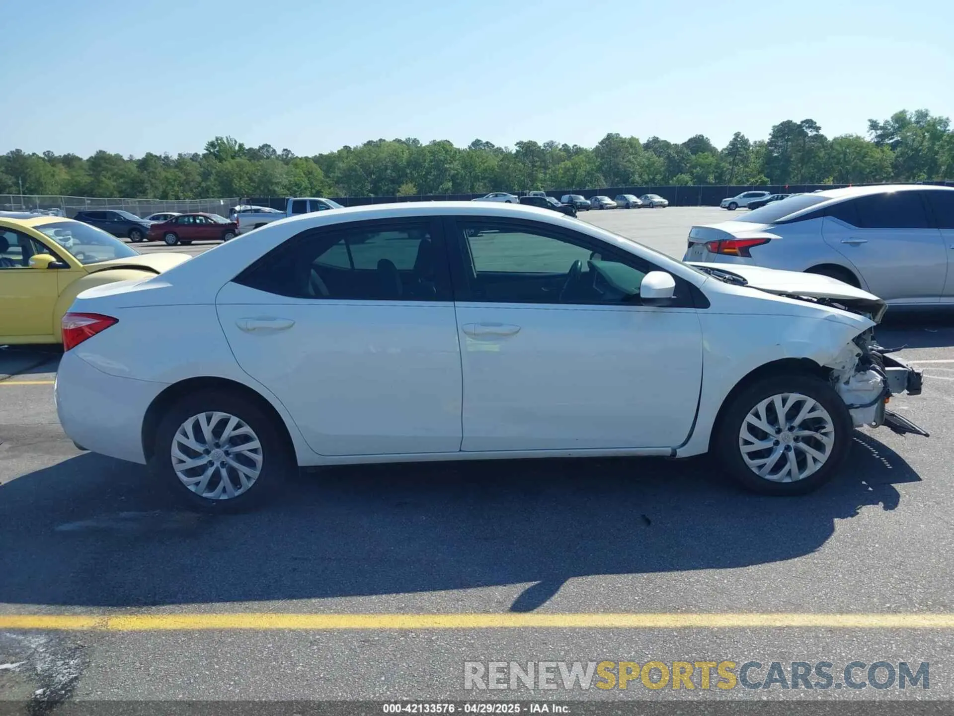 13 fotografías del automóvil dañado 5YFBURHEXKP887648 TOYOTA COROLLA 2019