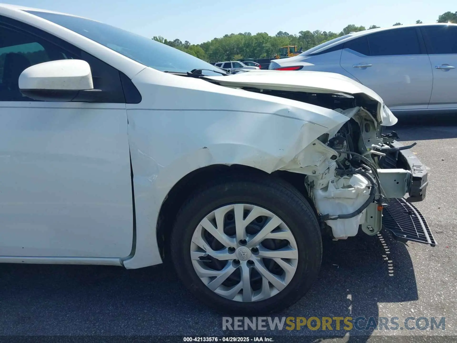 17 fotografías del automóvil dañado 5YFBURHEXKP887648 TOYOTA COROLLA 2019