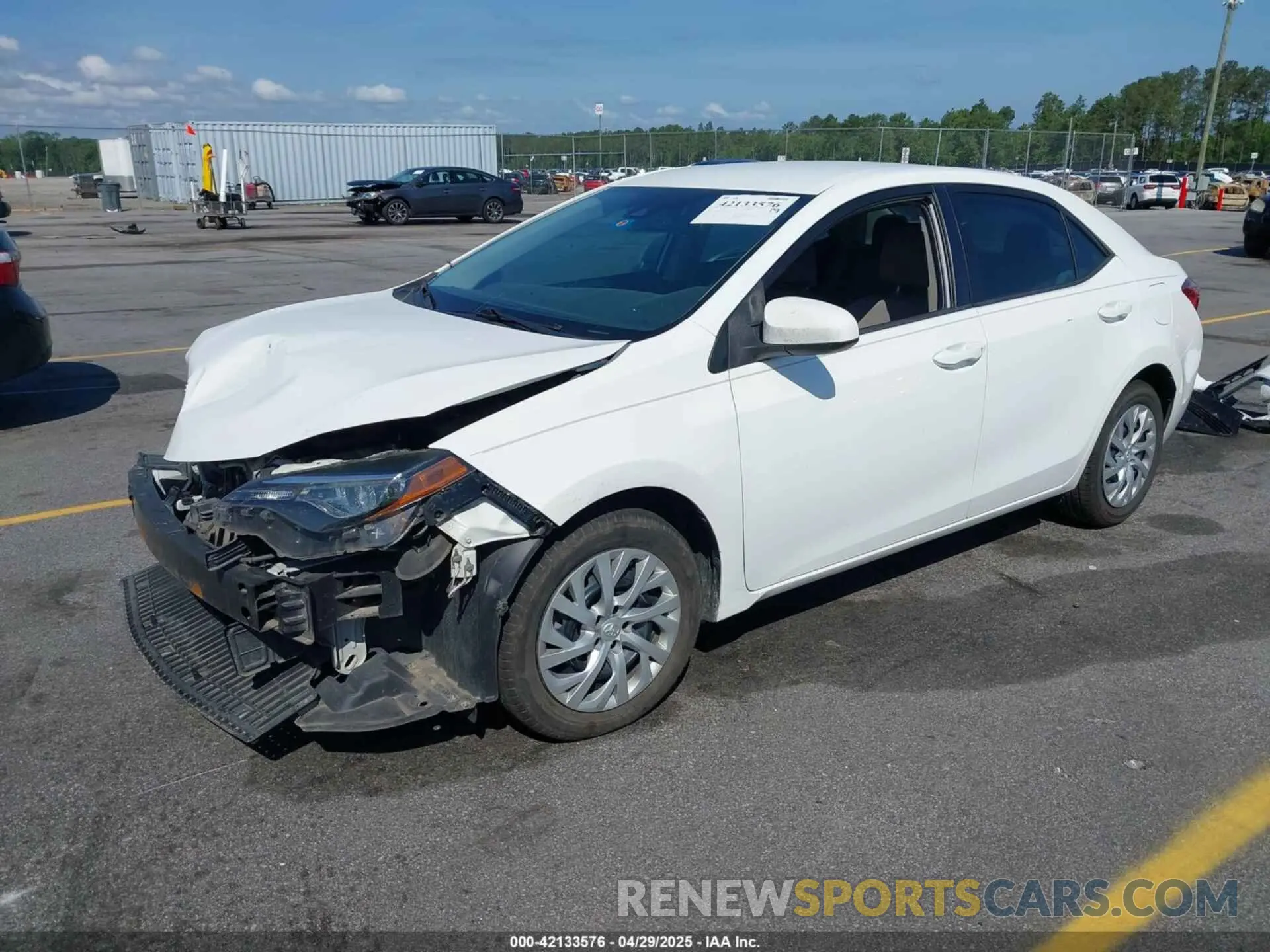 2 fotografías del automóvil dañado 5YFBURHEXKP887648 TOYOTA COROLLA 2019