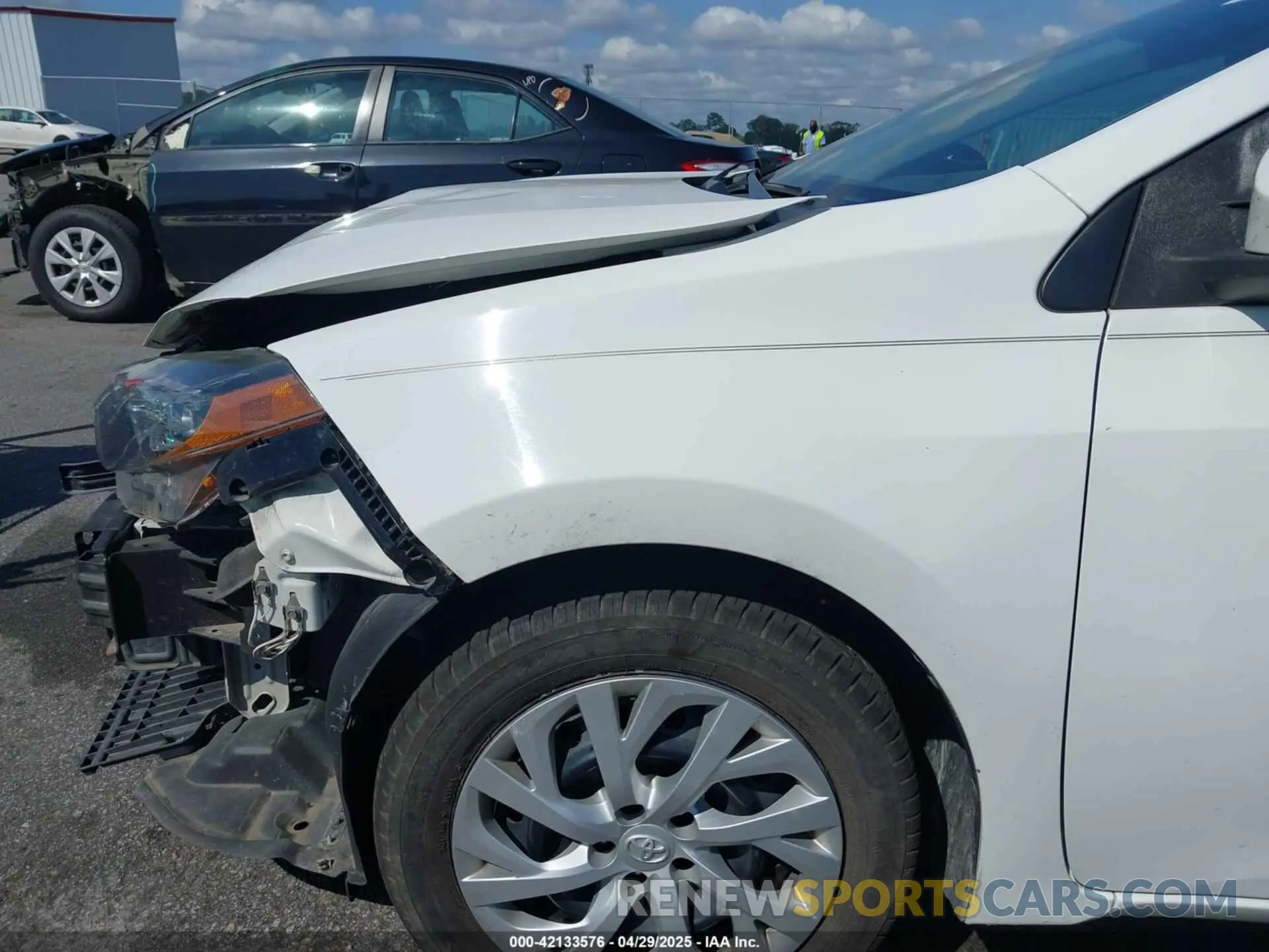 20 fotografías del automóvil dañado 5YFBURHEXKP887648 TOYOTA COROLLA 2019
