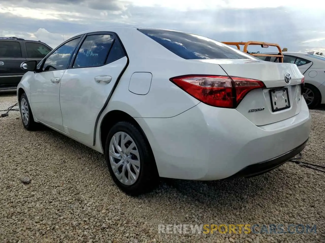 3 fotografías del automóvil dañado 5YFBURHEXKP891361 TOYOTA COROLLA 2019