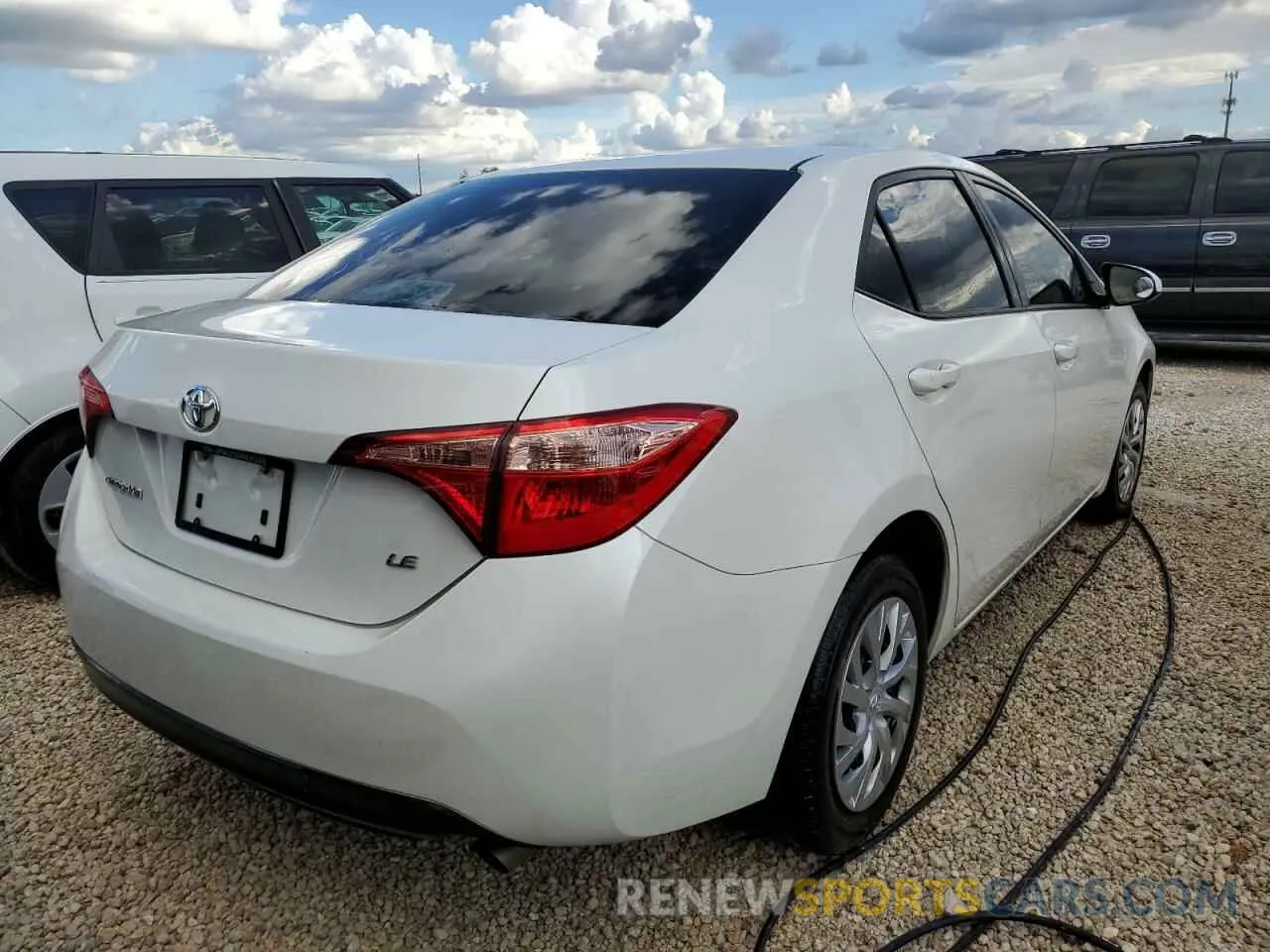 4 fotografías del automóvil dañado 5YFBURHEXKP891361 TOYOTA COROLLA 2019