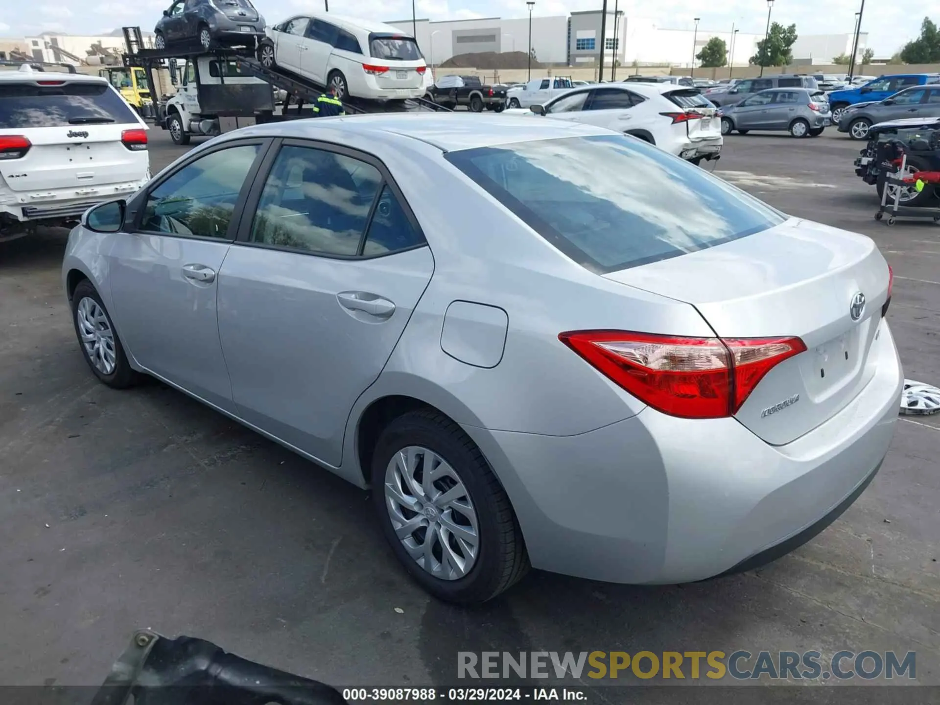 3 fotografías del automóvil dañado 5YFBURHEXKP901130 TOYOTA COROLLA 2019