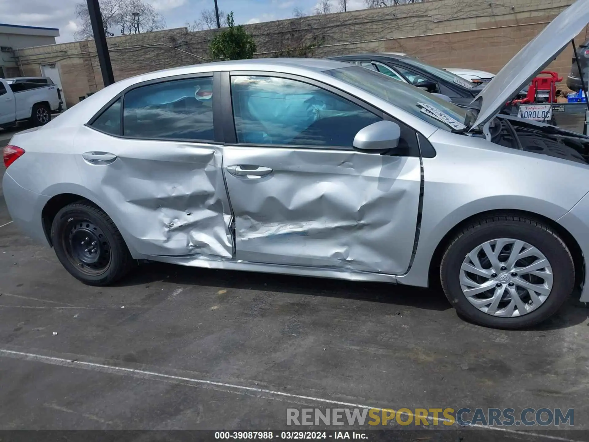 6 fotografías del automóvil dañado 5YFBURHEXKP901130 TOYOTA COROLLA 2019