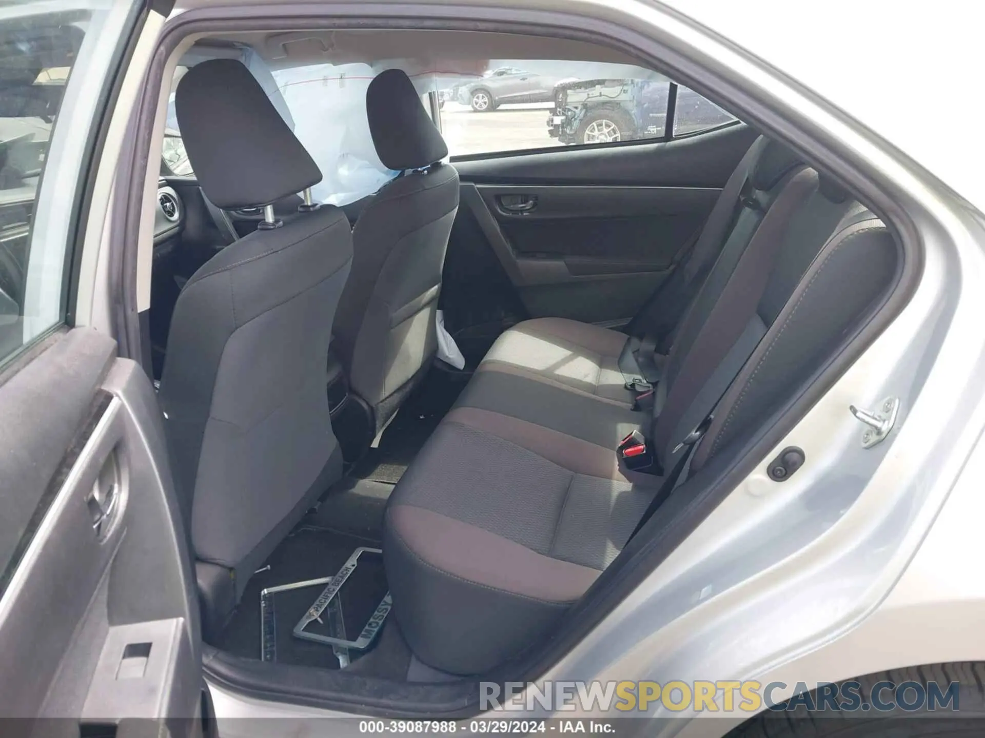 8 fotografías del automóvil dañado 5YFBURHEXKP901130 TOYOTA COROLLA 2019