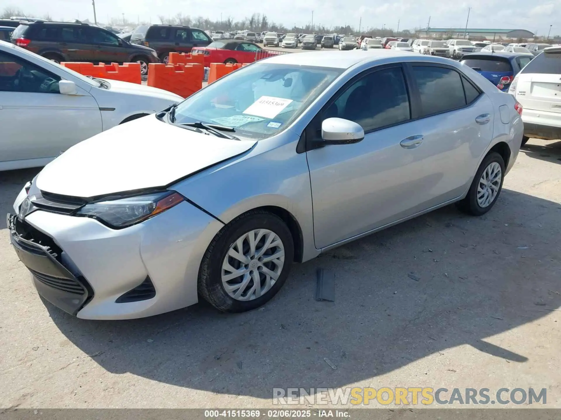 2 fotografías del automóvil dañado 5YFBURHEXKP902312 TOYOTA COROLLA 2019