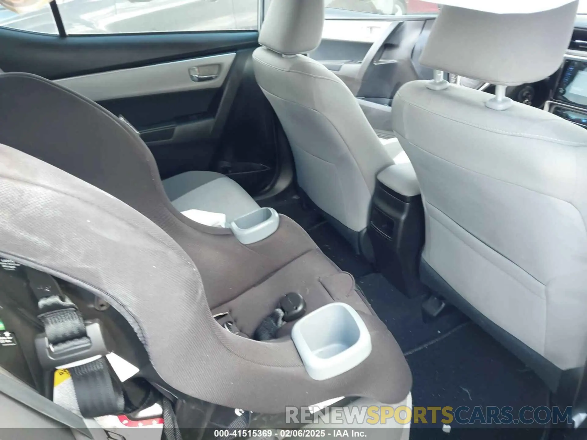 8 fotografías del automóvil dañado 5YFBURHEXKP902312 TOYOTA COROLLA 2019