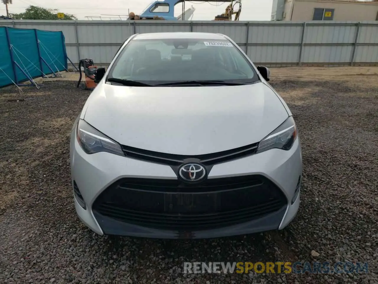 5 fotografías del automóvil dañado 5YFBURHEXKP903881 TOYOTA COROLLA 2019