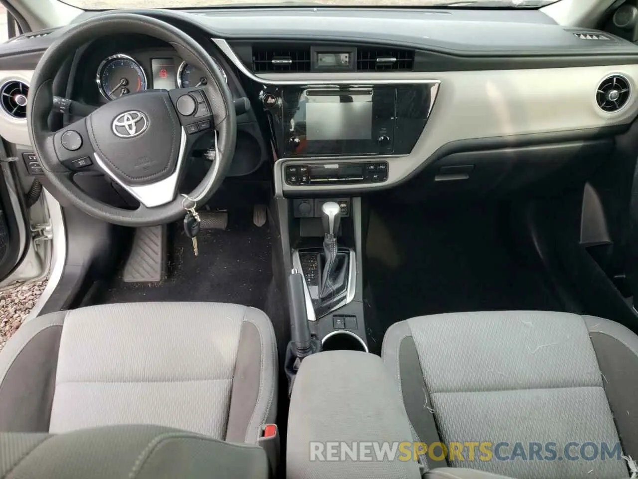 8 fotografías del automóvil dañado 5YFBURHEXKP903881 TOYOTA COROLLA 2019
