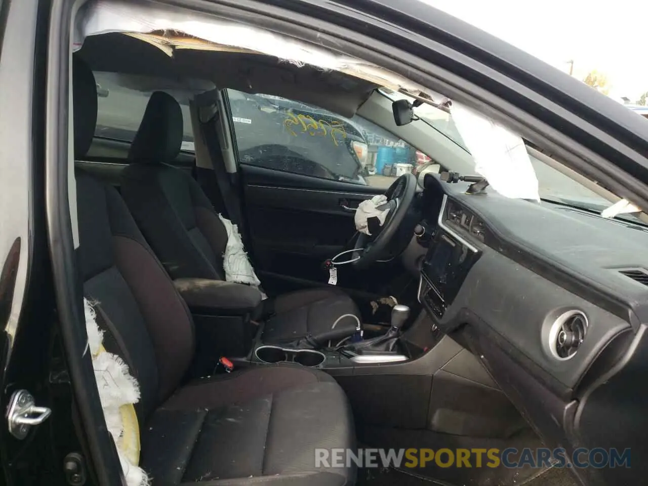 5 fotografías del automóvil dañado 5YFBURHEXKP906070 TOYOTA COROLLA 2019
