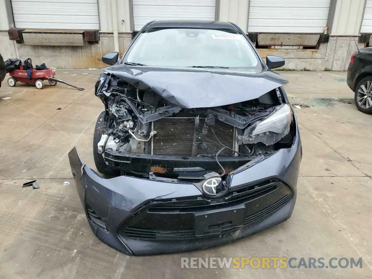 5 fotografías del automóvil dañado 5YFBURHEXKP912337 TOYOTA COROLLA 2019
